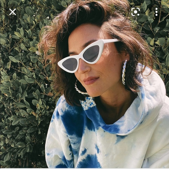 Le Specs Accessories - Le Specs white sunglasses. Brand new